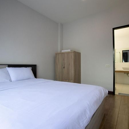 Room 36 Service Apartment Bangkok Esterno foto