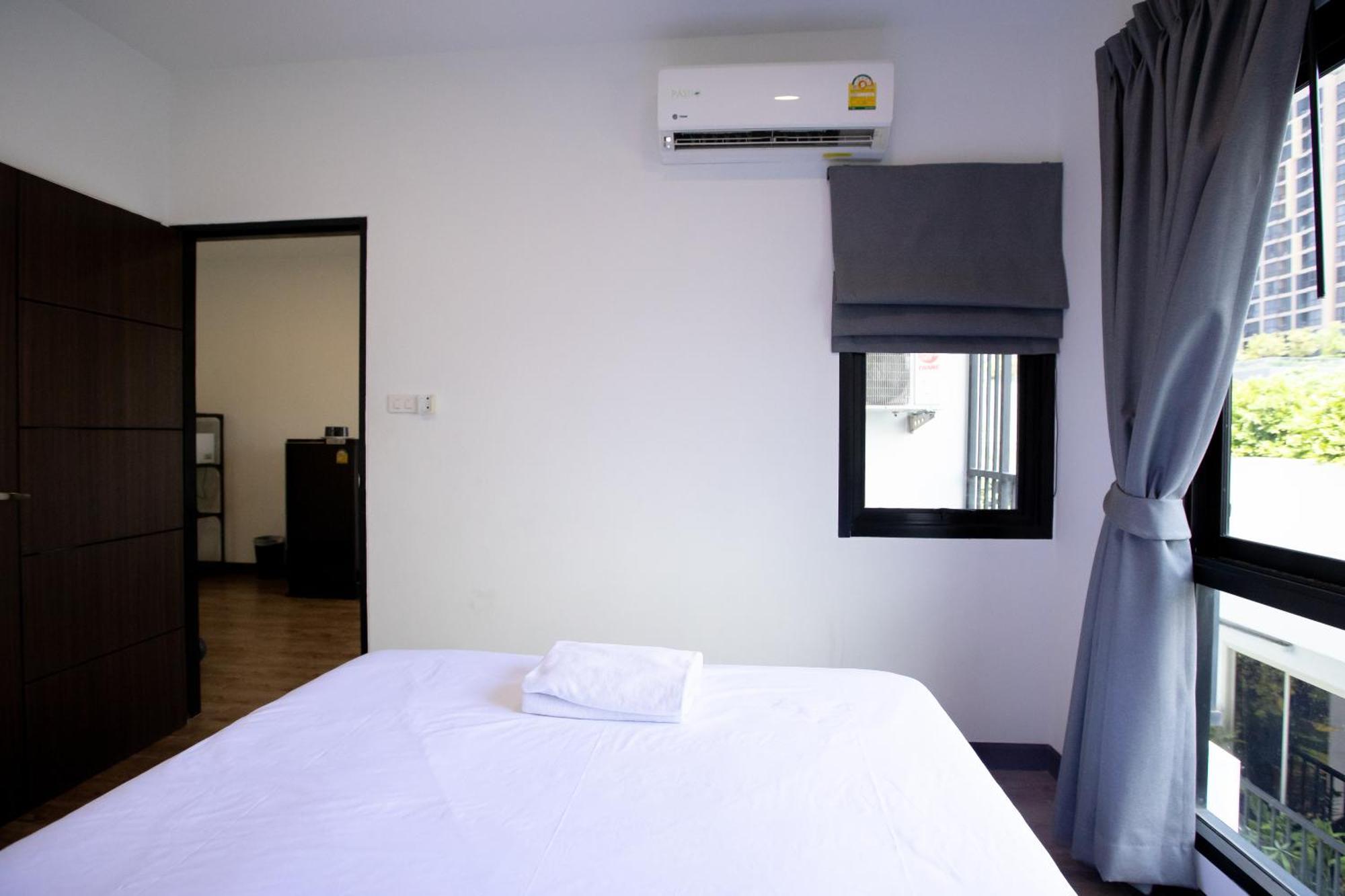 Room 36 Service Apartment Bangkok Esterno foto